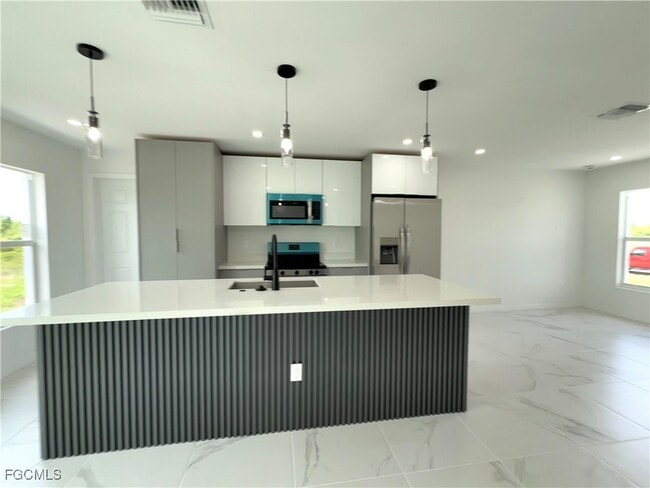 Building Photo - 206 Pembroke St