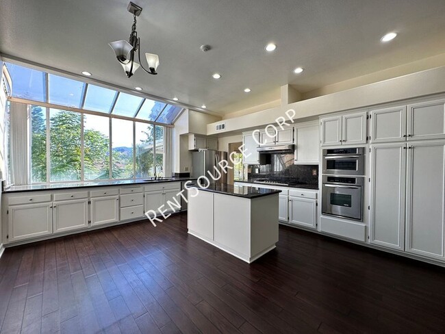 Building Photo - 25506 Paine Cir
