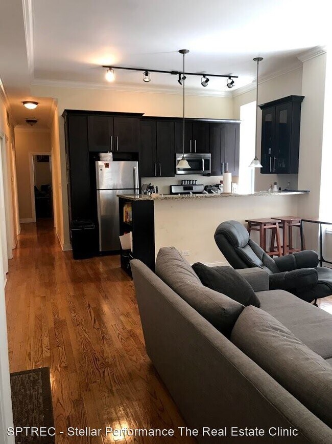 Foto del edificio - 851 N LaSalle Dr