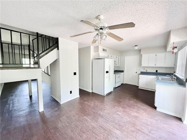 Building Photo - 5115 Fort Clark Dr