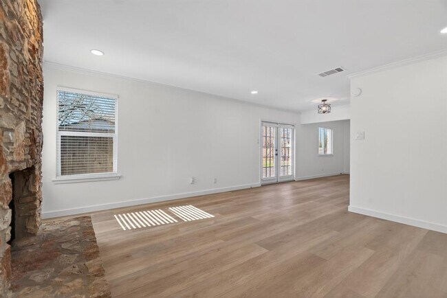 Building Photo - 8400 Seminary Ridge Dr