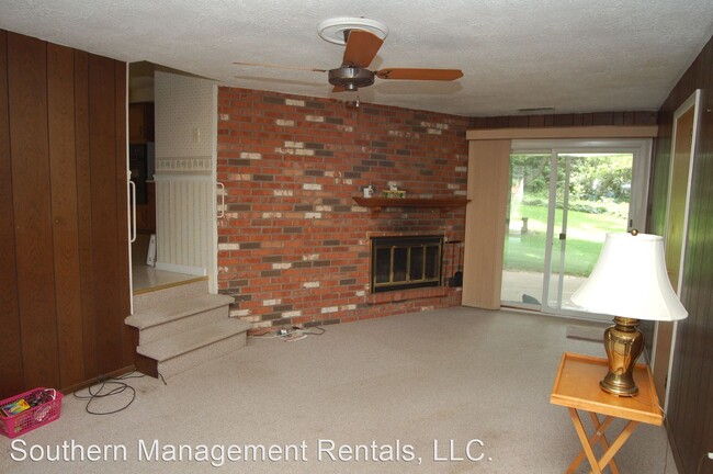 Building Photo - 4 br, 2.5 bath House - 172 Vinmar Dr.