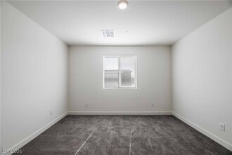 Building Photo - 12749 Epperly St