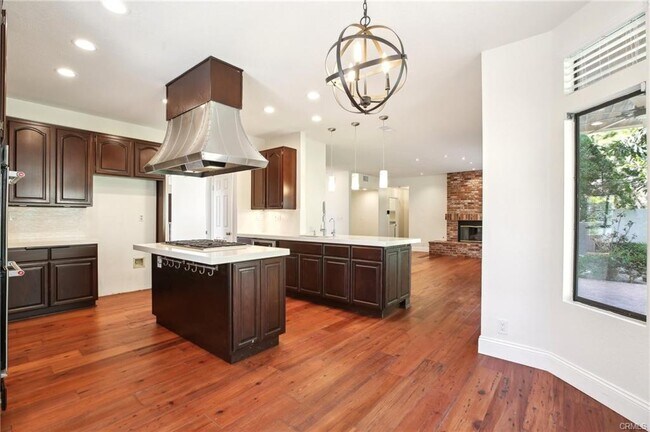 Building Photo - 25682 Nottingham Ct