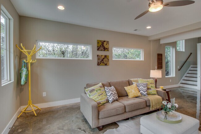 Foto del edificio - Large East Nashville Modern House - 3 Bedr...