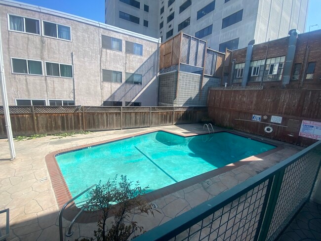 pool - 1428 Madison St