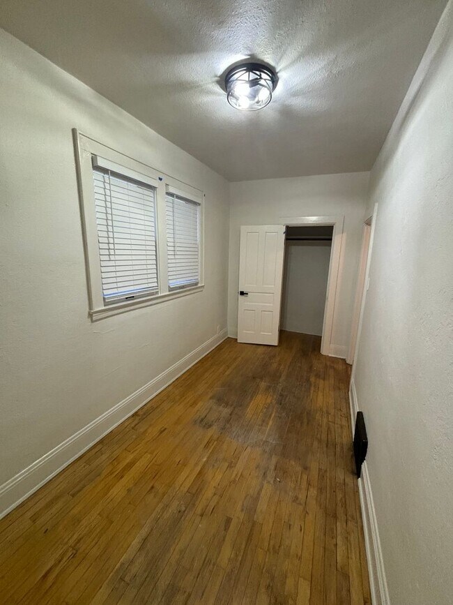 Foto del edificio - 2512 W Orchard St