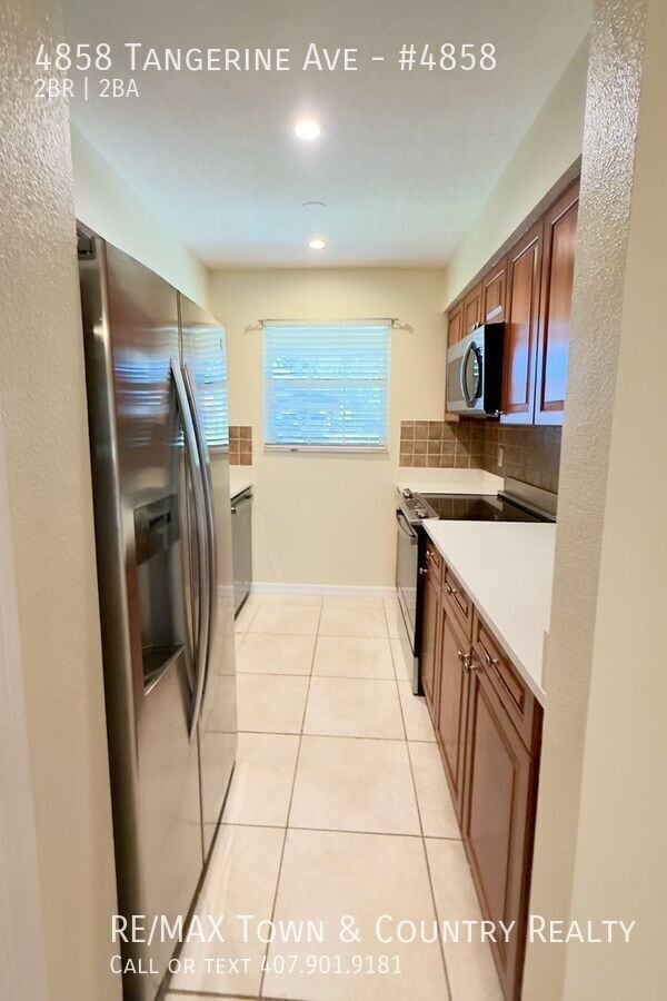 Foto del edificio - 4858 Tangerine Ave