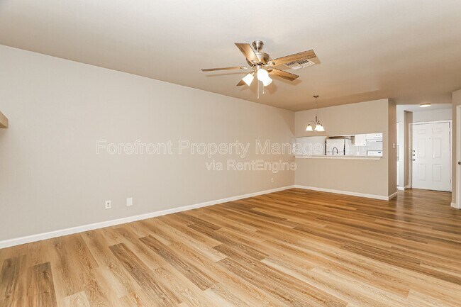 Foto del edificio - 7802 Richard Frank Way