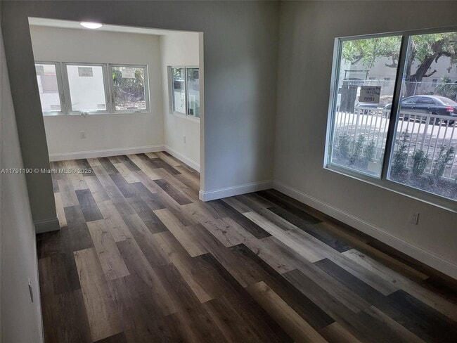 Foto del edificio - 285 NE 80th Terrace