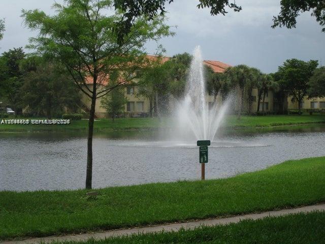 Foto del edificio - 10741 Cleary Blvd