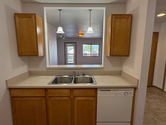 Foto del edificio - 3409 Fallon St