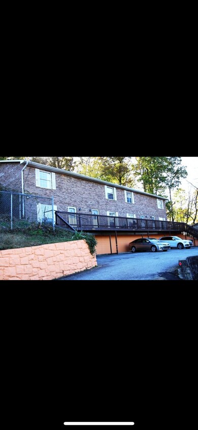 Primary Photo - 807 Walker Rd