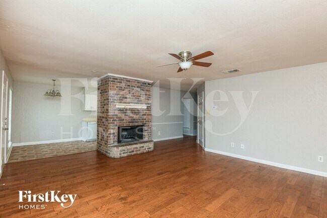 Building Photo - 4912 Sandalwood Ln