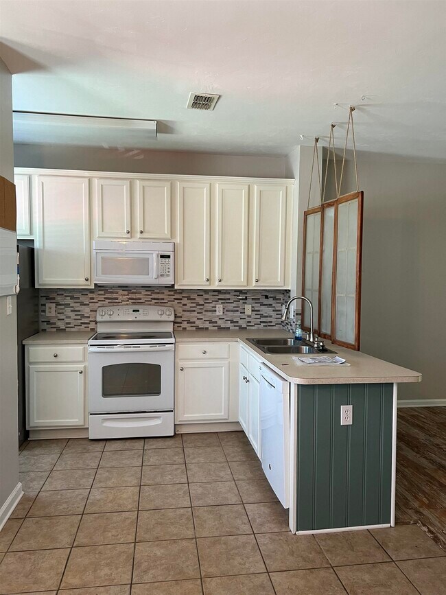 21 Old Courthouse Way, Crawfordville, FL 32327 House for Rent in