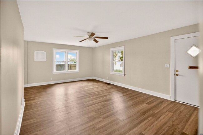 Foto del edificio - 304 S Poplar St