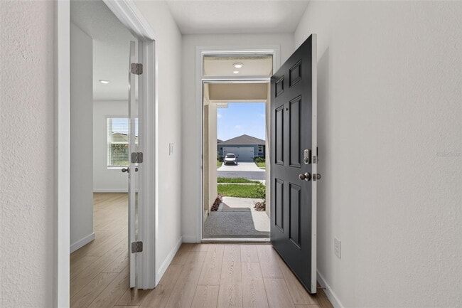Building Photo - 2893 House Finch Rd