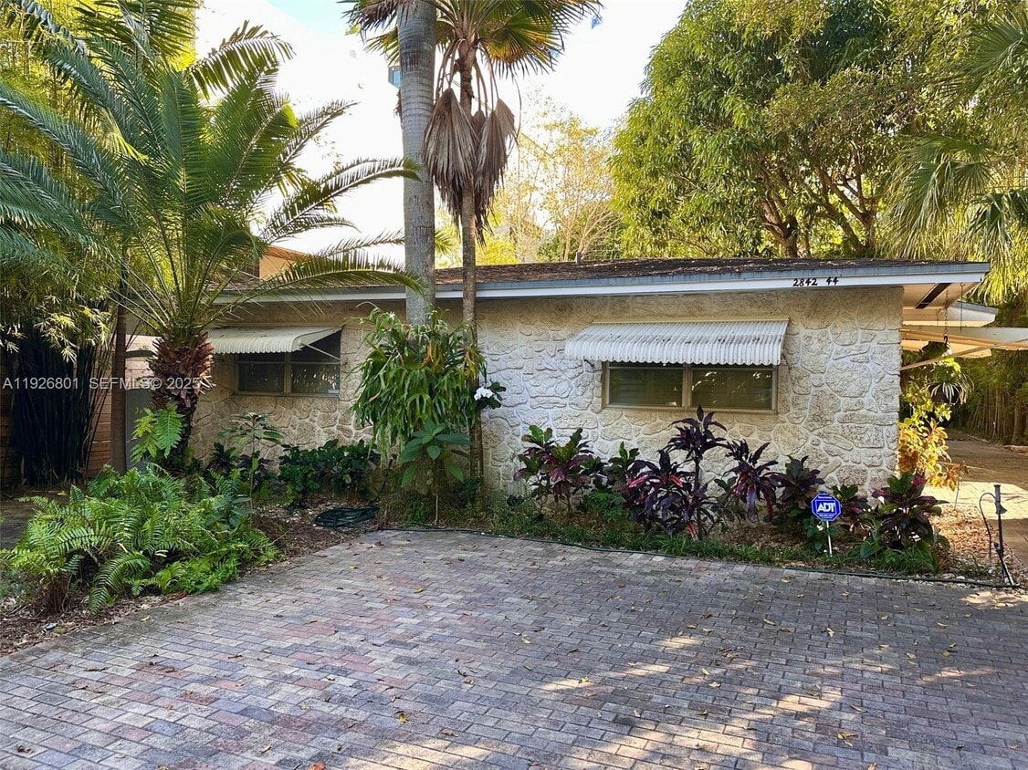 Foto principal - 2842 Coconut Ave