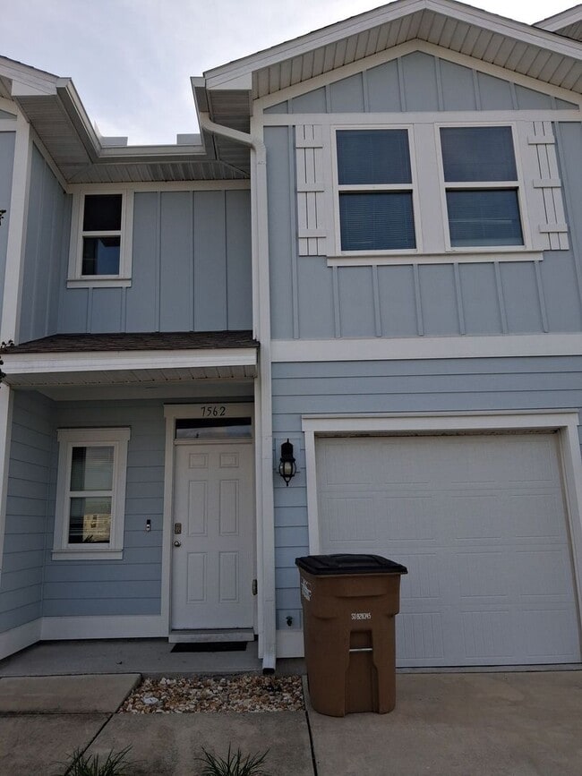 Building Photo - 7562 Shadow Lake Dr