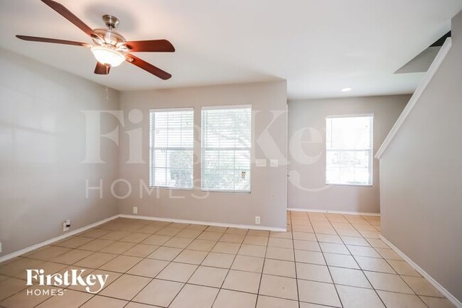 Building Photo - 923 Grand Plains Dr
