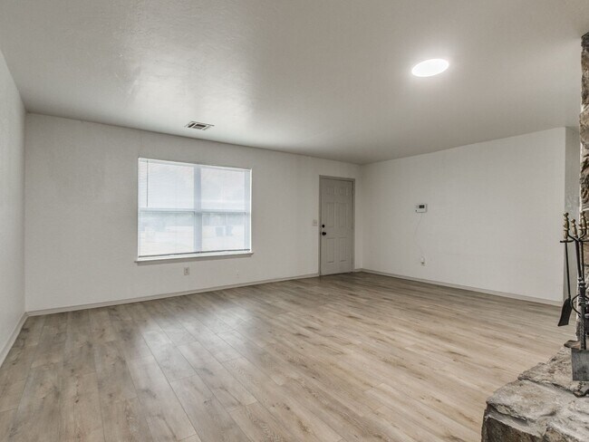 Building Photo - 831 NW 114th St