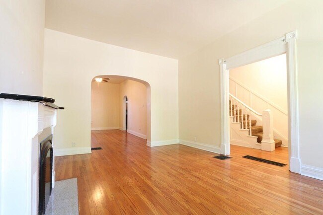 Building Photo - 2143 W Bowler St