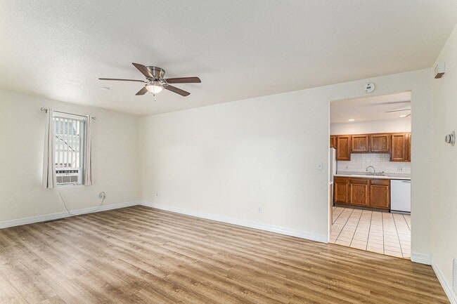 Building Photo - Charming 2-Bedroom Apartment in the Heart ...