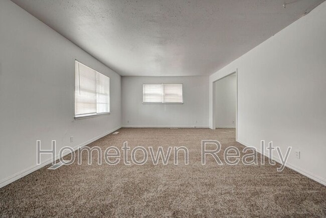 Foto del edificio - 821 NE 81st St