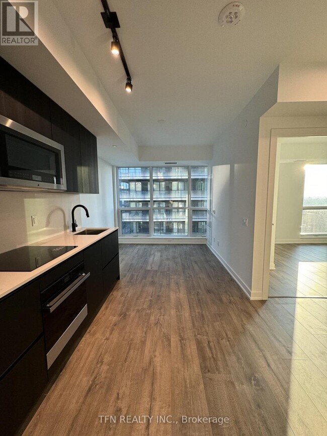 Photo du bâtiment - 327 King St W