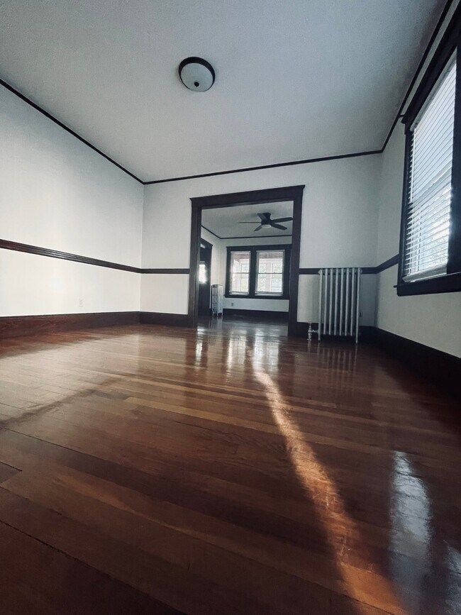 Foto del edificio - 50 Melendy Ave