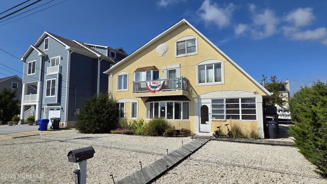 Building Photo - 118 Alhama Dr