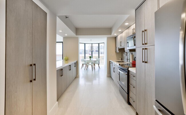 Building Photo - 2917 S Ocean Blvd