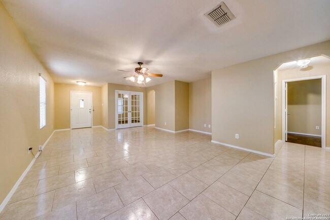 Foto del edificio - 3512 Treeline Acres