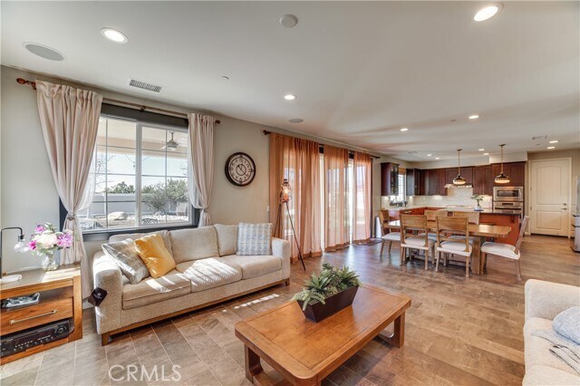 Foto del edificio - 1653 Lucas Ln