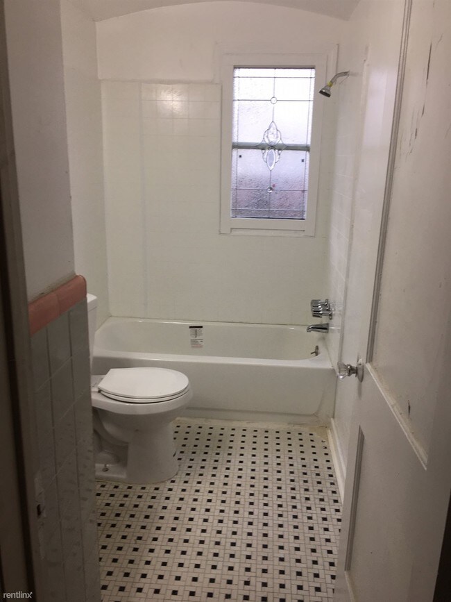 Foto del edificio - 3 br, 1 bath House - 19799 Dresden St