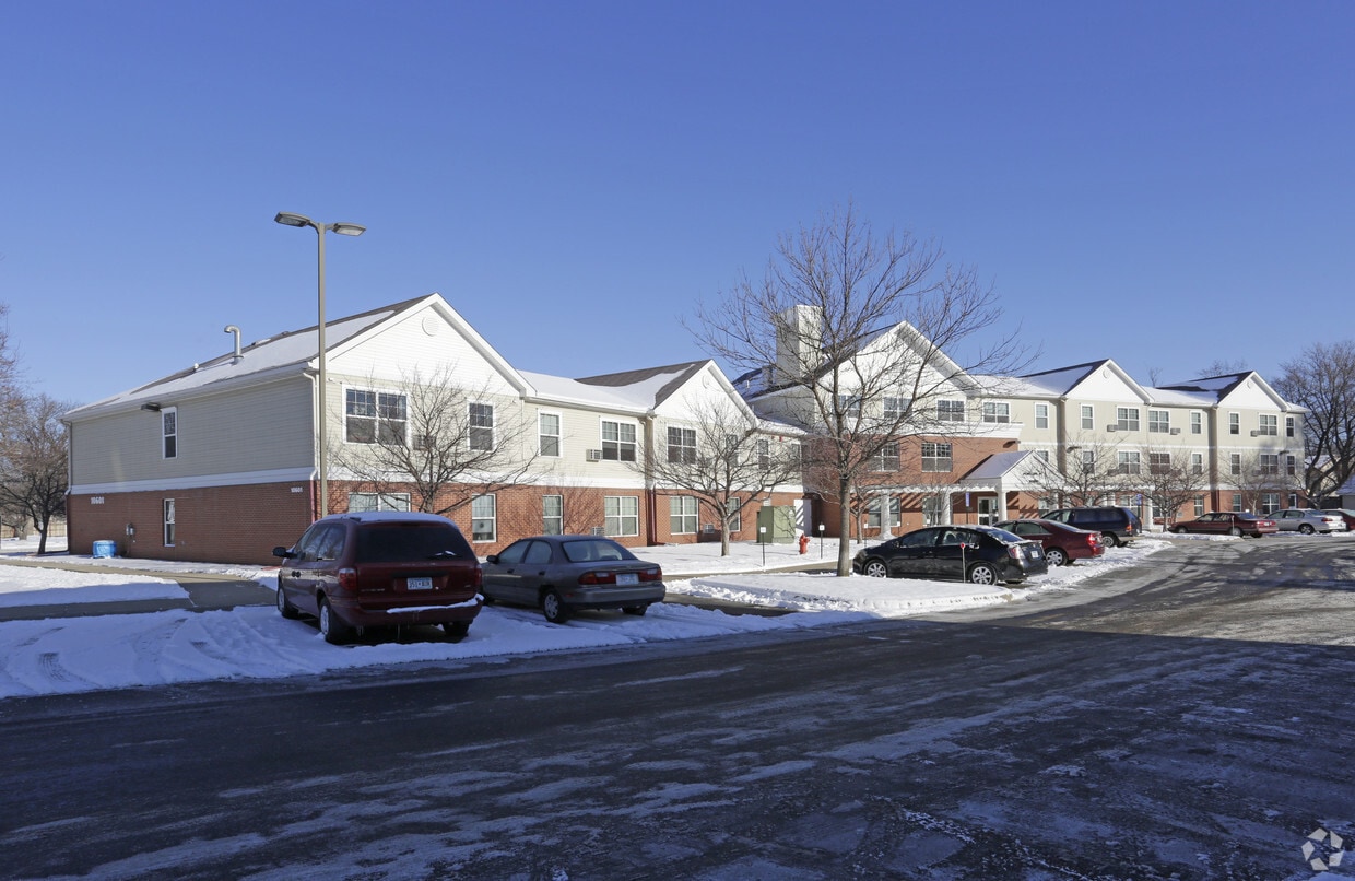 Primary Photo - Penelope 35 Apartments l