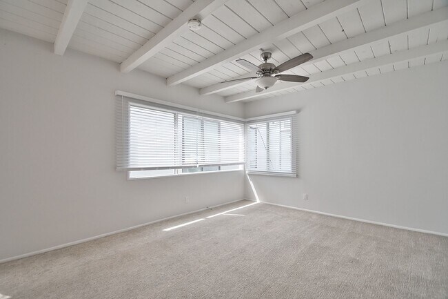 Building Photo - r221 39th