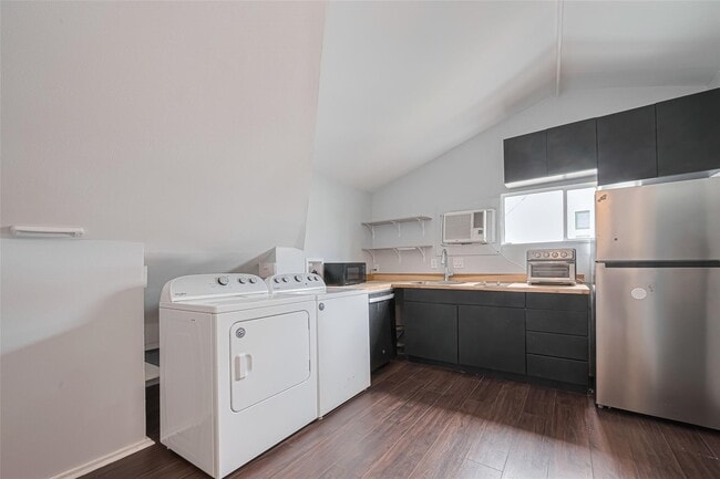 Foto del edificio - 845 Columbia St