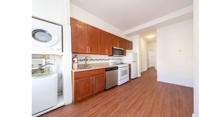 Building Photo - 332 Webster Ave