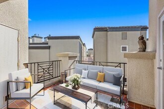 Building Photo - 200 CA-1