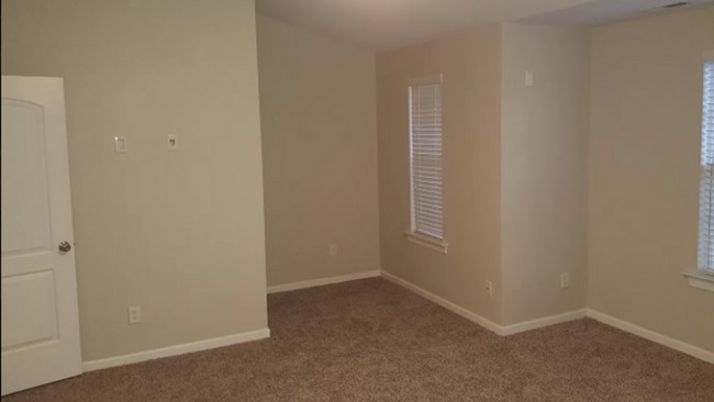 Building Photo - Beautiful Townhome in Harrisburg School Di...