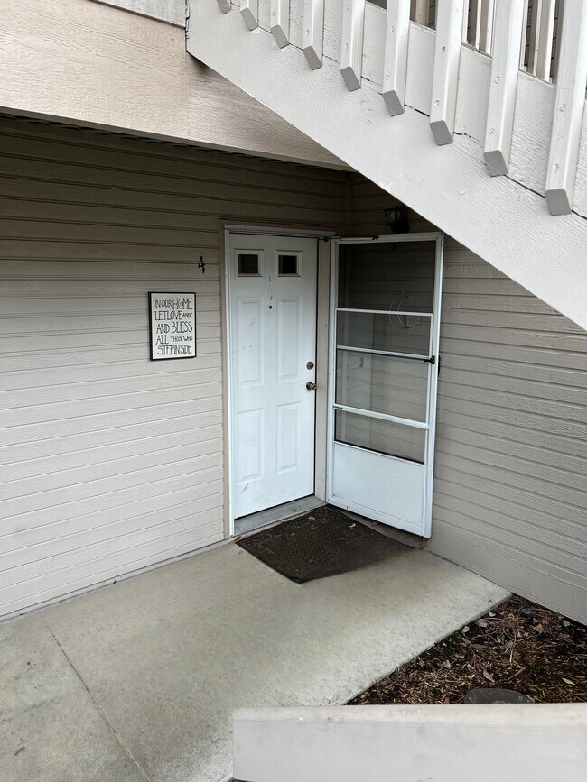 Building Photo - 8207 N Ridgewood Dr