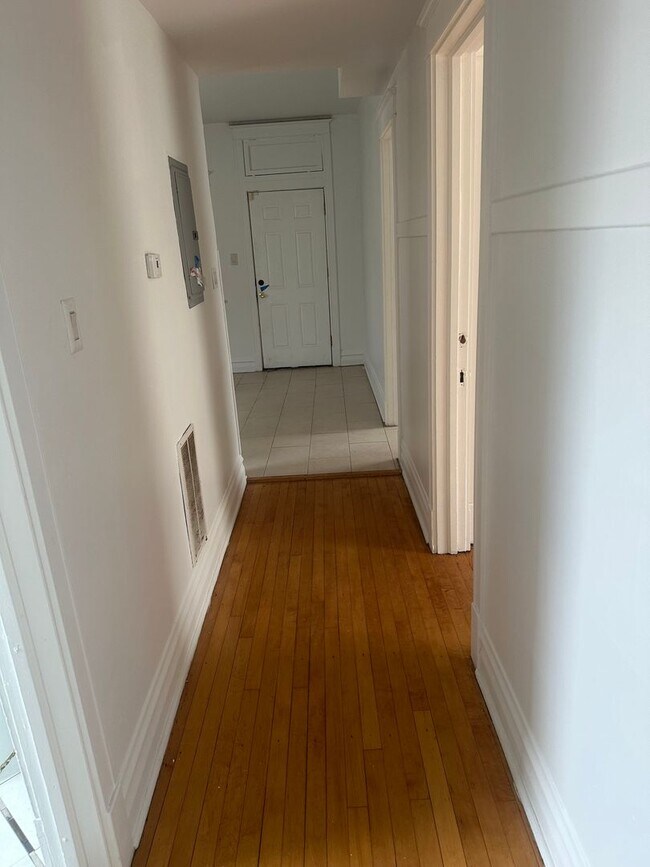Foto del edificio - 2614 E 78th St