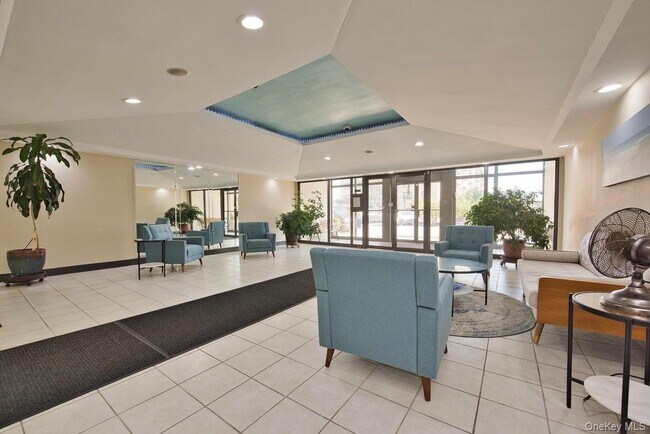 Foto del edificio - 855 E Broadway