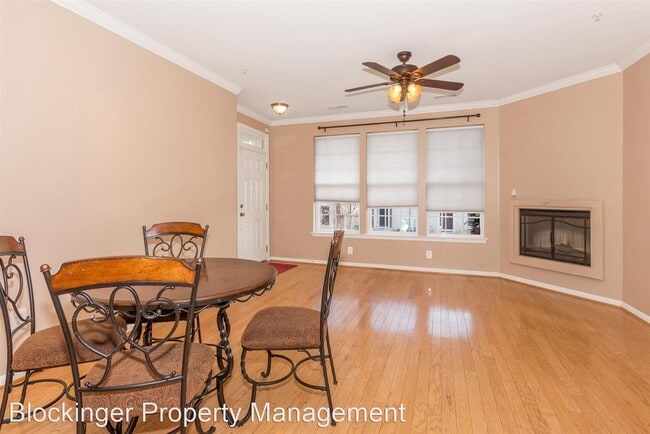 Building Photo - 3 br, 2.5 bath House - 8117 Mission Hill P...