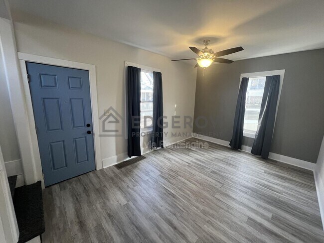 Foto del edificio - 50 Mathews Ct NE