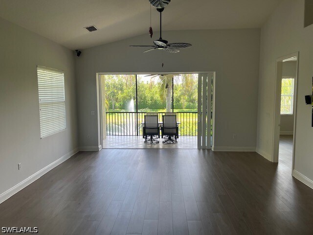Foto del edificio - 7842 Hawthorne Dr