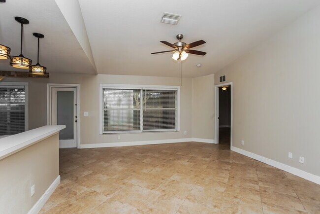 Building Photo - 12147 Warwick Cir