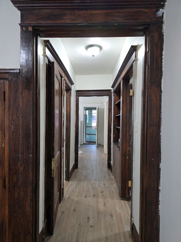 Foto del edificio - 622 N Trumbull Ave