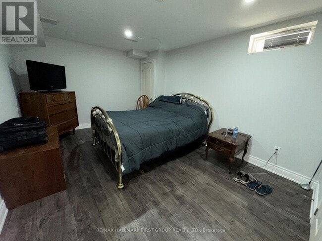 Building Photo - 579 Windfields Farm Dr W